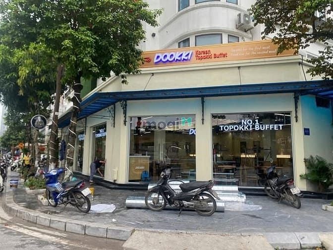Cho thuê mặt bằng Lê Văn Lương 200m² giá 130 triệu - Mặt tiền rộng, kinh doanh sầm uất!