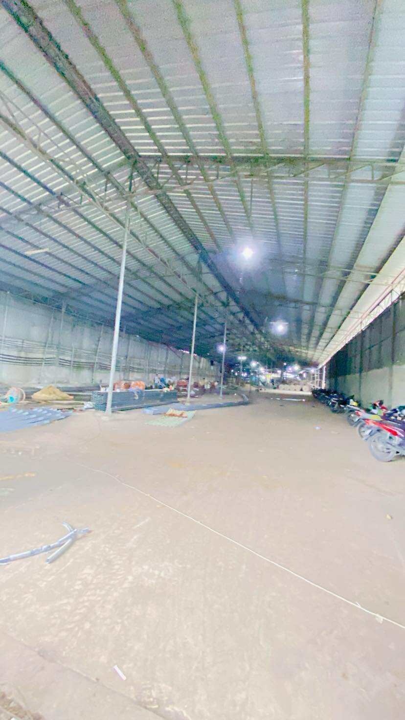 Cho thuê kho 2.100 m² mặt tiền đường Hoàng Quốc Việt - Địa điểm lý tưởng cho doanh nghiệp!