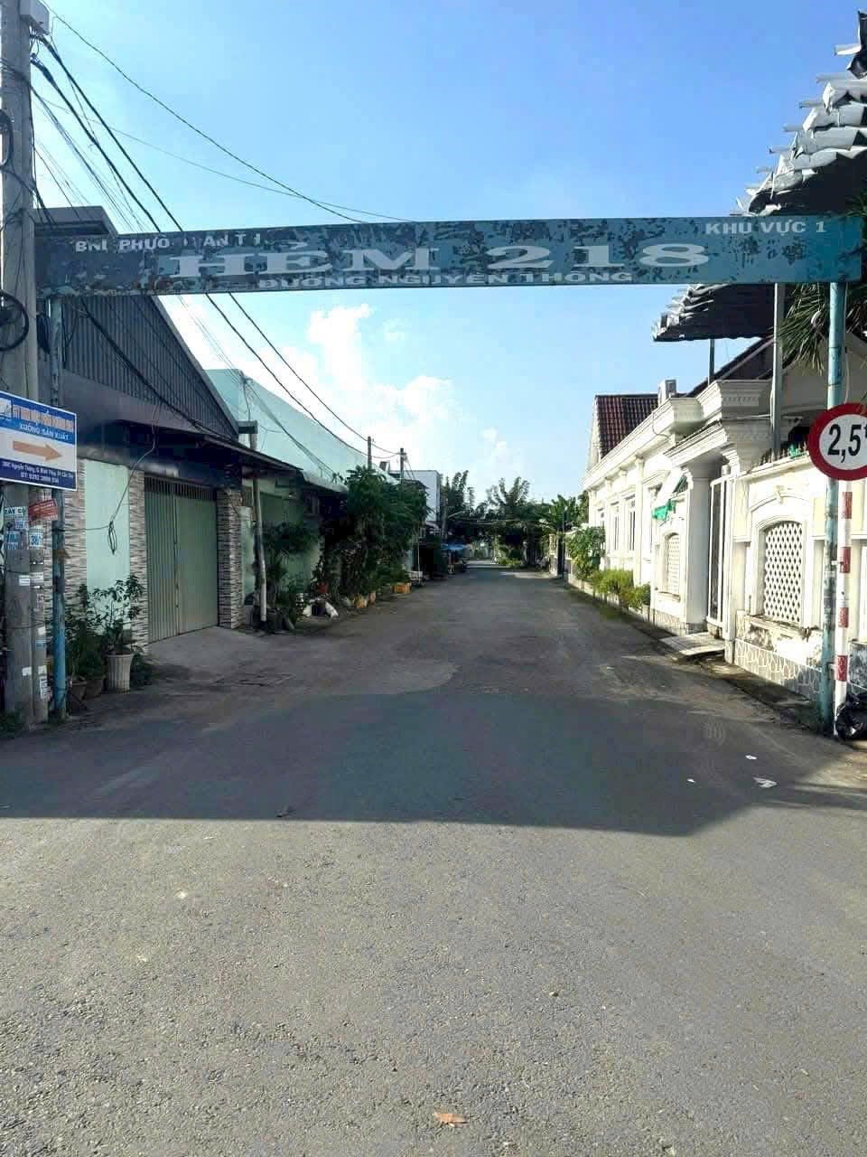 Đất nền góc Cách Mạng Tháng 8, Bình Thủy, Cần Thơ 54m² giá 1.95 tỷ - Cơ hội đầu tư hấp dẫn!