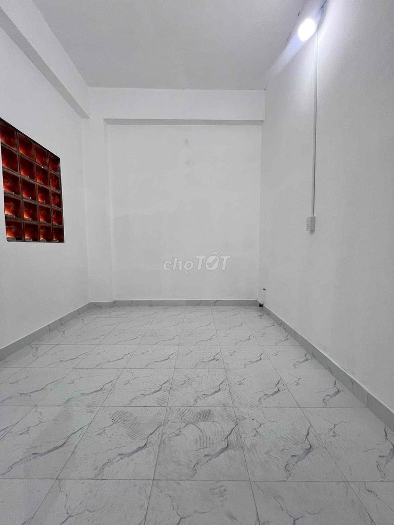Phòng trọ Hùng Vương Quận 5 20m² giá 4.2 triệu - Thang máy tiện lợi, nội thất đầy đủ!