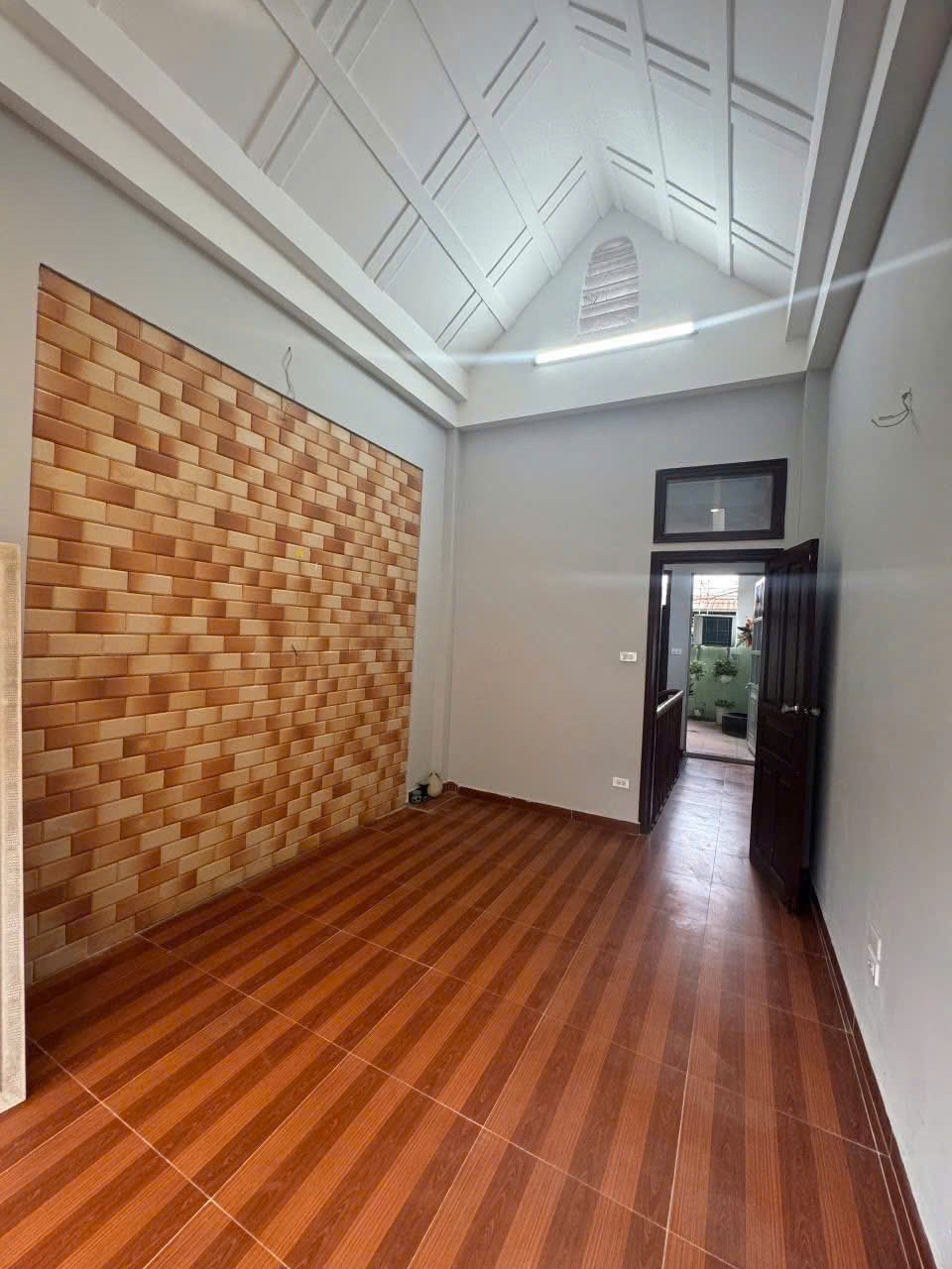 Nhà phố lô góc 30m² tại Hoàng Hoa Thám 10.8 tỷ - Kinh doanh sầm uất ngay trung tâm