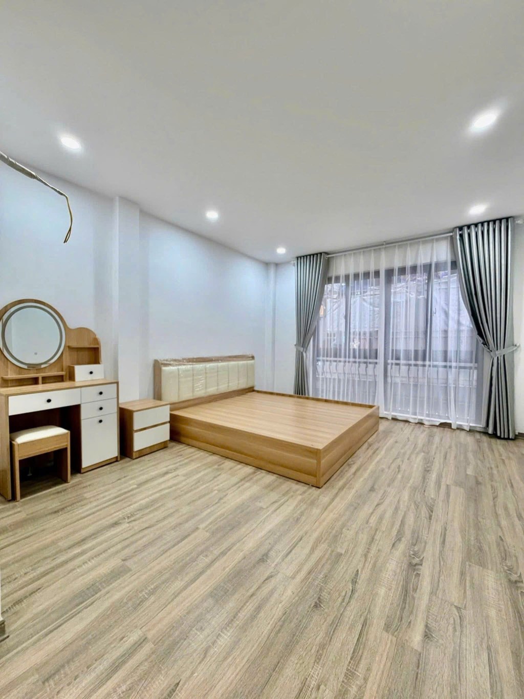 Nhà mới 41m² Tôn Thất Tùng 11.9 tỷ - Thiết kế hiện đại, full nội thất