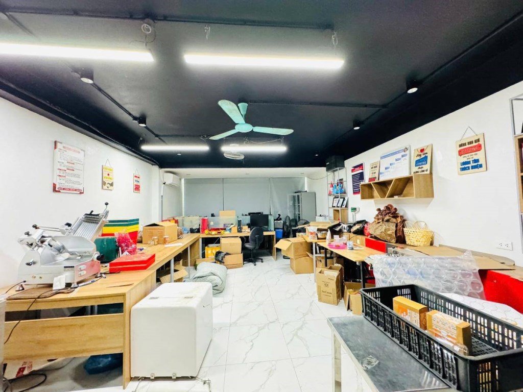 Nhà phố Dịch Vọng, Cầu Giấy 61m² giá 17.3 tỷ - Kinh doanh cho thuê dòng tiền ổn định!