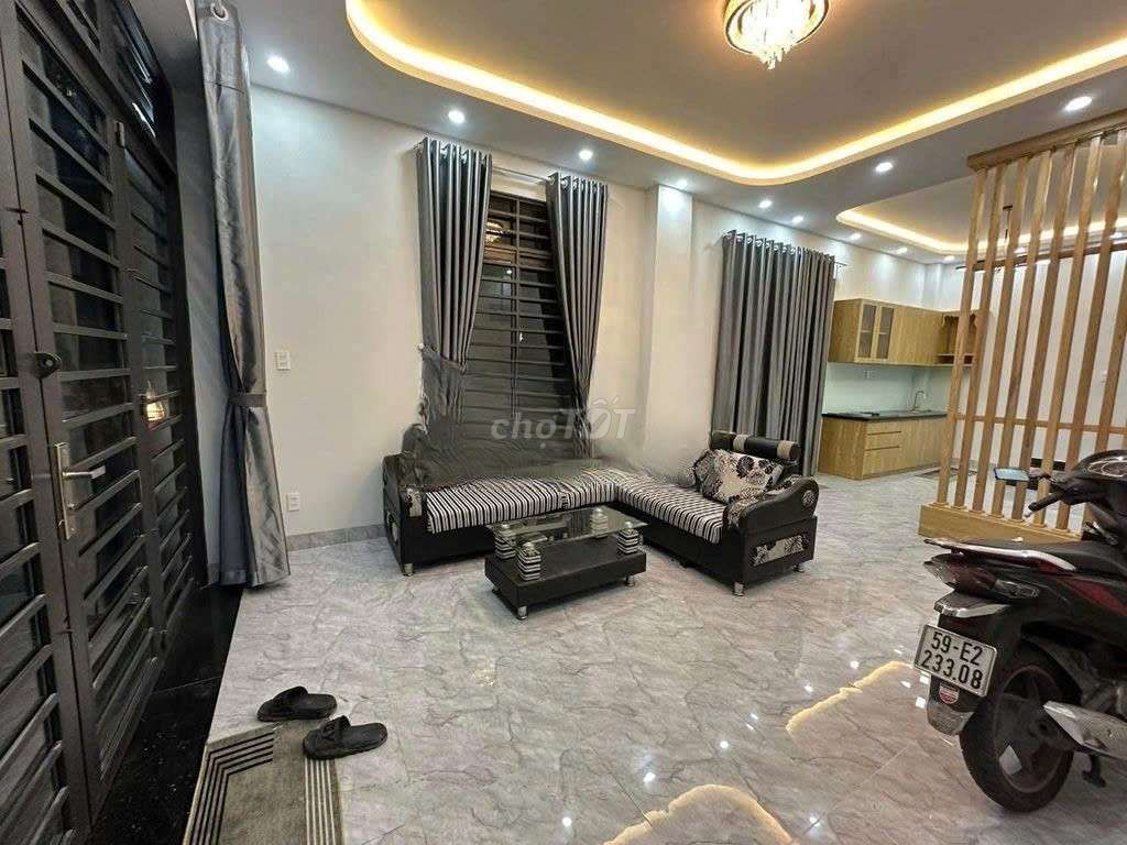 Nhà mới 1 trệt 2 lầu 2PN tại Phú Nhuận - Trống sẵn, giá 14 triệu!