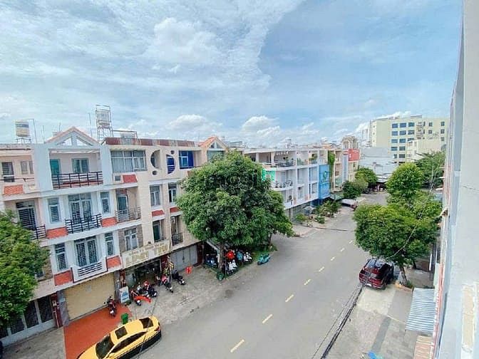 Nhà 2 mặt phố 4.5x15m 3 lầu đẹp gần chợ Tân Trụ, Nguyễn Sỹ Sách, P15 - Cơ hội đầu tư tuyệt vời!