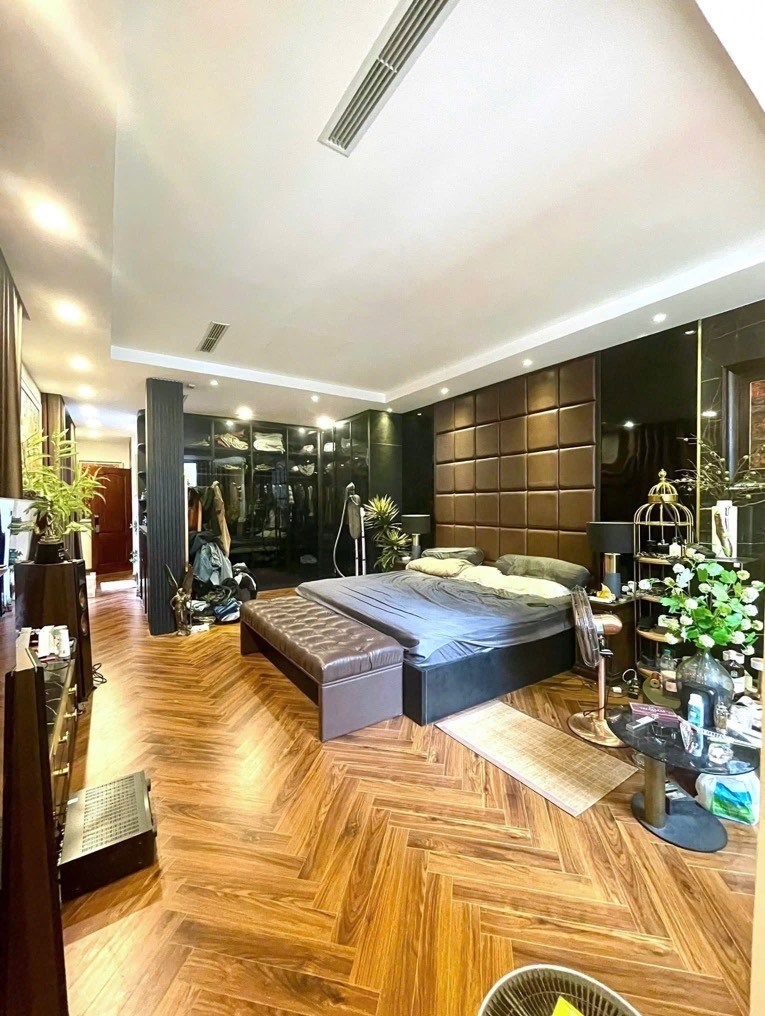 Nhà mặt ngõ lớn Nguyễn Chí Thanh 75m² giá 34 tỷ - Kinh doanh đỉnh cao!