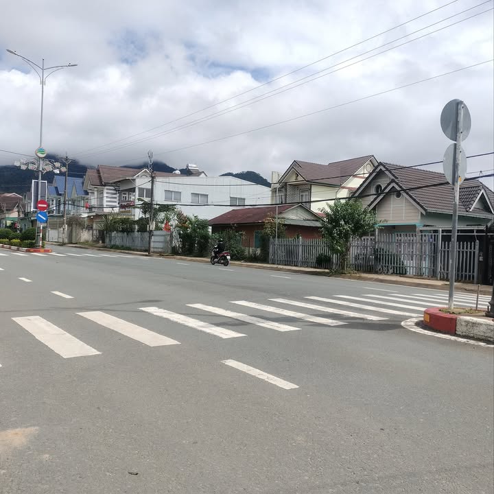 Đất mặt tiền đường 19/5, phường Langbiang, Đà Lạt 675m² giá 15 tỷ - Cơ hội đầu tư tuyệt vời!