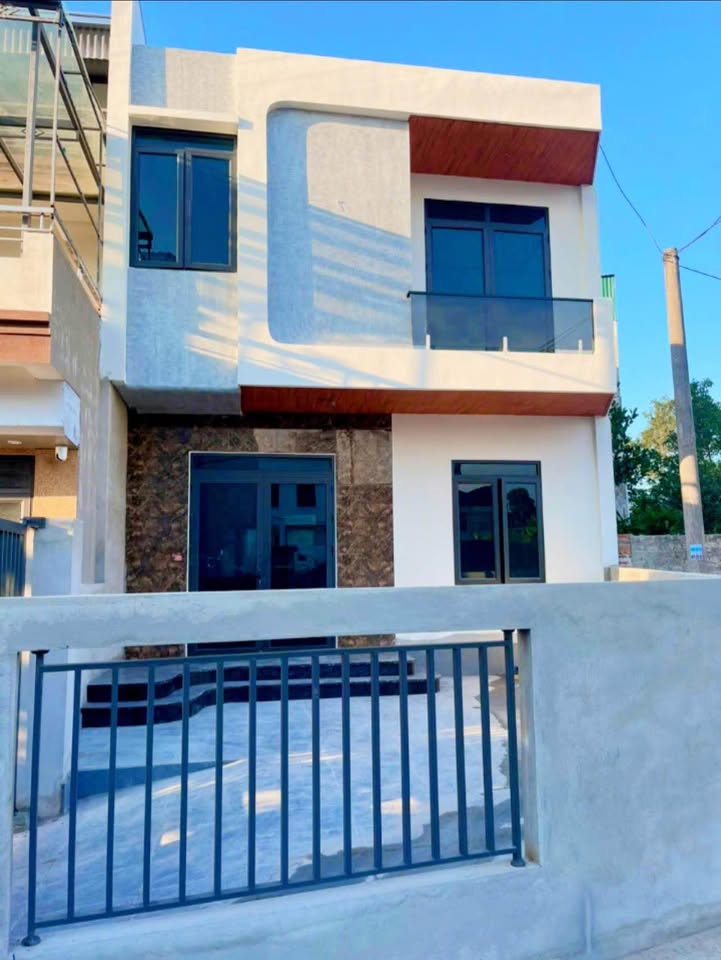 Nhà 2 tầng mới xây khu phố 9, Thanh Sơn, Uông Bí 109m² giá chỉ 2 tỷ - Cần bán gấp!