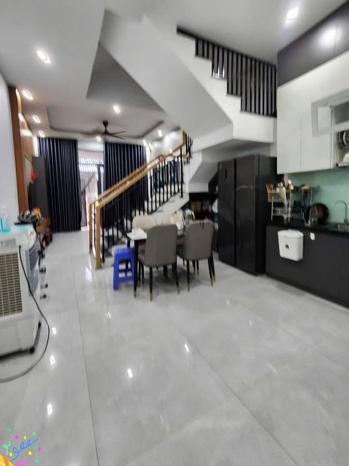 Nhà 3 tầng Tôn Đản, 50m² giá 4.35 tỷ - Ô tô tới tận nơi!