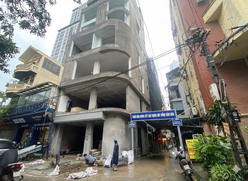 Cho thuê FrontHouse tại đường Linh Lang, quận Ba Đình - Diện tích 225m², giá 75 triệu/tháng!