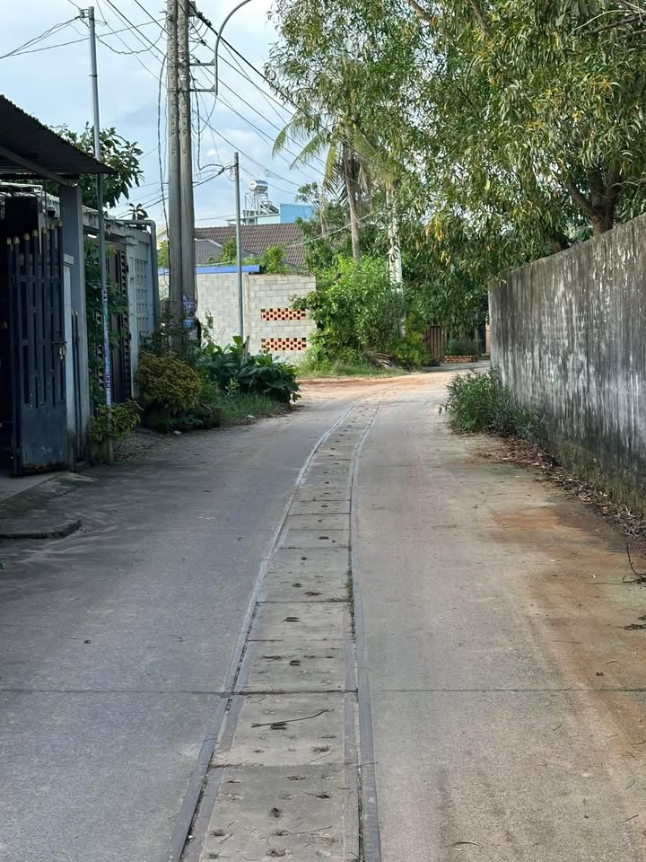 Đất nền Phú Quốc 300m² giá chỉ 3.95 tỷ - Vị trí đắc địa, đầu tư sinh lời!