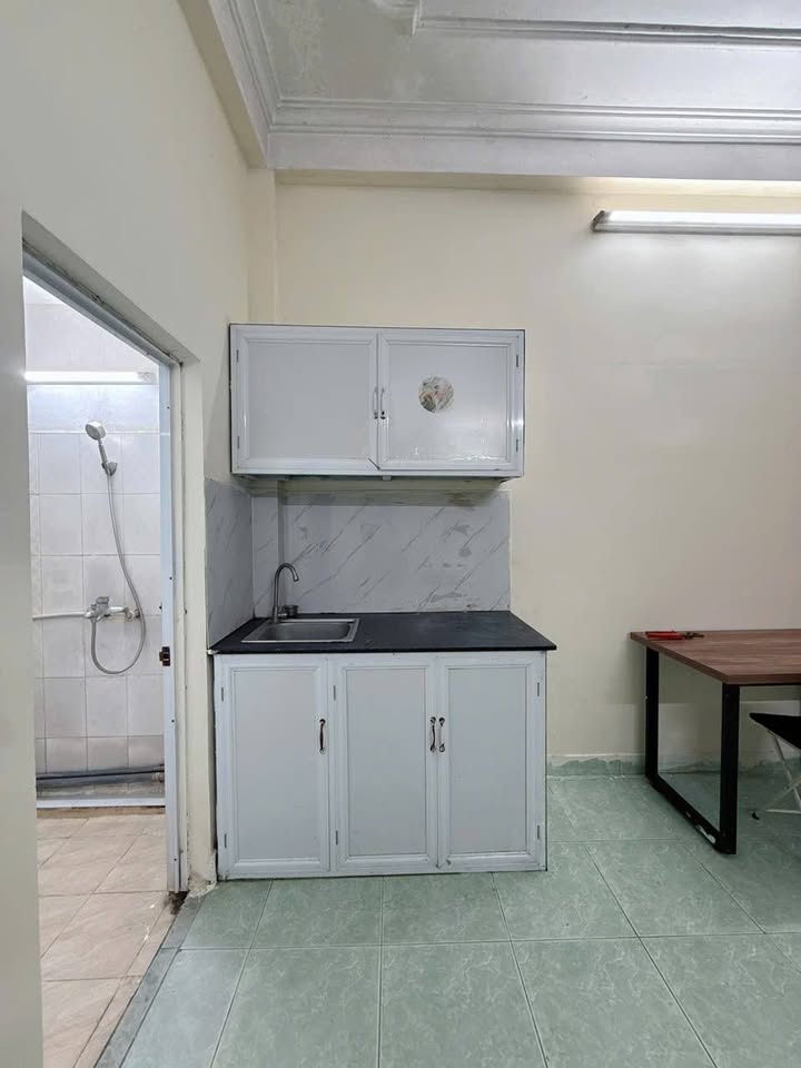 Cho thuê studio tại Ngõ 180 Trần Duy Hưng, 30m² giá 4,5 triệu - Nội thất đầy đủ, vào ở ngay!