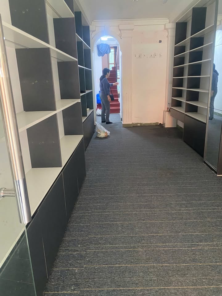 Mặt bằng kinh doanh cho thuê đường Dương Quảng Hàm, Cầu Giấy 35m² - Phù hợp với nhiều mô hình kinh doanh!