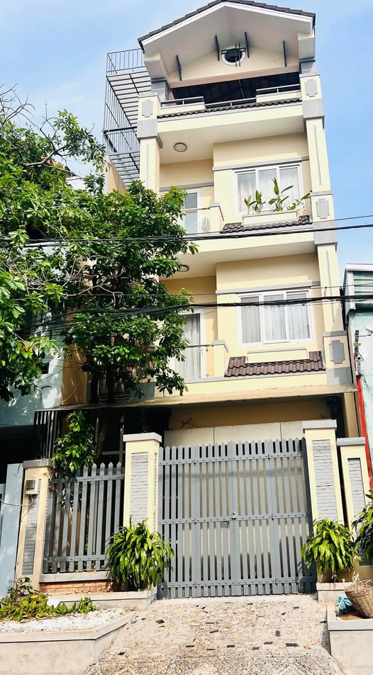 Nhà phố Đường 25, Phường Hiệp Bình Chánh 110m² giá 14.5 tỷ - Vị trí đắc địa bên sông!