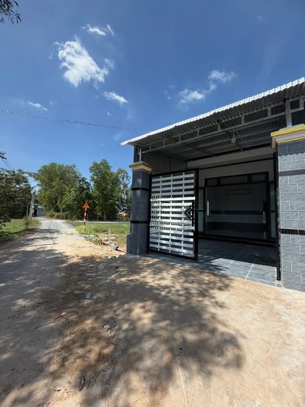 Nhà mặt tiền đường nhựa Xóm Mới, Gò Dầu, Tây Ninh, 99m² giá 1.1 tỷ - Sẵn sàng vào ở!