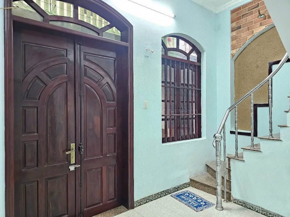 Nhà 1 trệt 1 lầu hẻm Trần Phú Vũng Tàu 27m² giá 1.8 tỷ - Khu dân cư đông đúc, an ninh tốt!