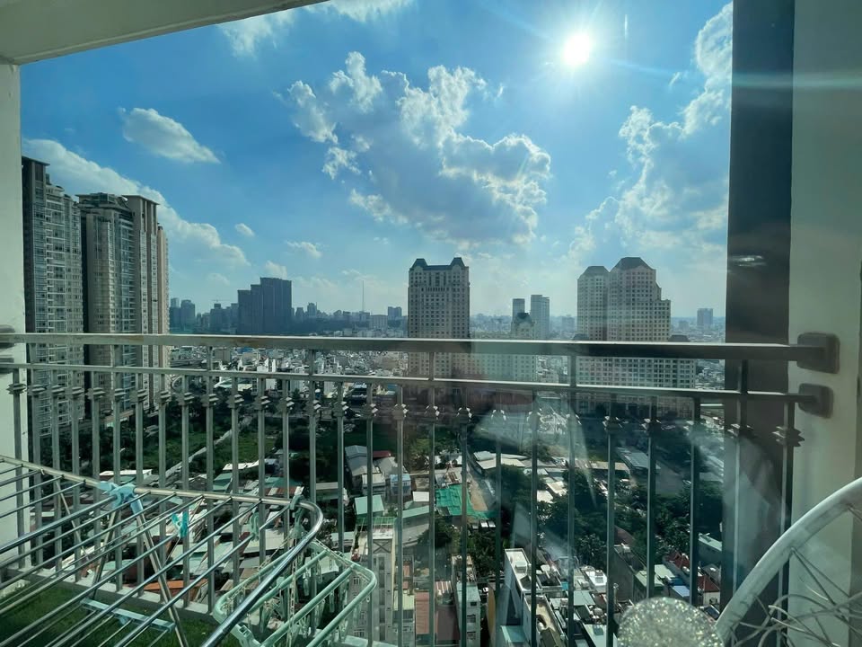 Căn hộ Vinhomes Central Park 80m² giá 9.8 tỷ - View thành phố tuyệt đẹp!