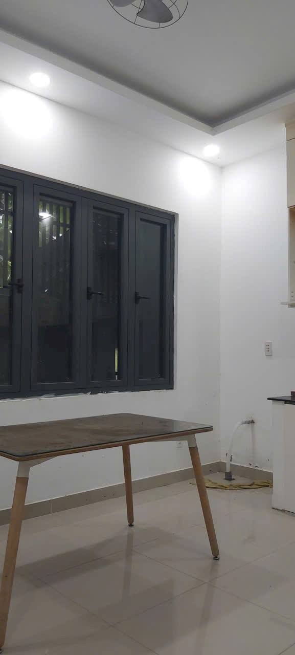 Nhà 1 trệt 1 lầu khu Minh Linh Vĩnh Long 90m² giá 2.35 tỷ - Nội thất đầy đủ, vào ở ngay!