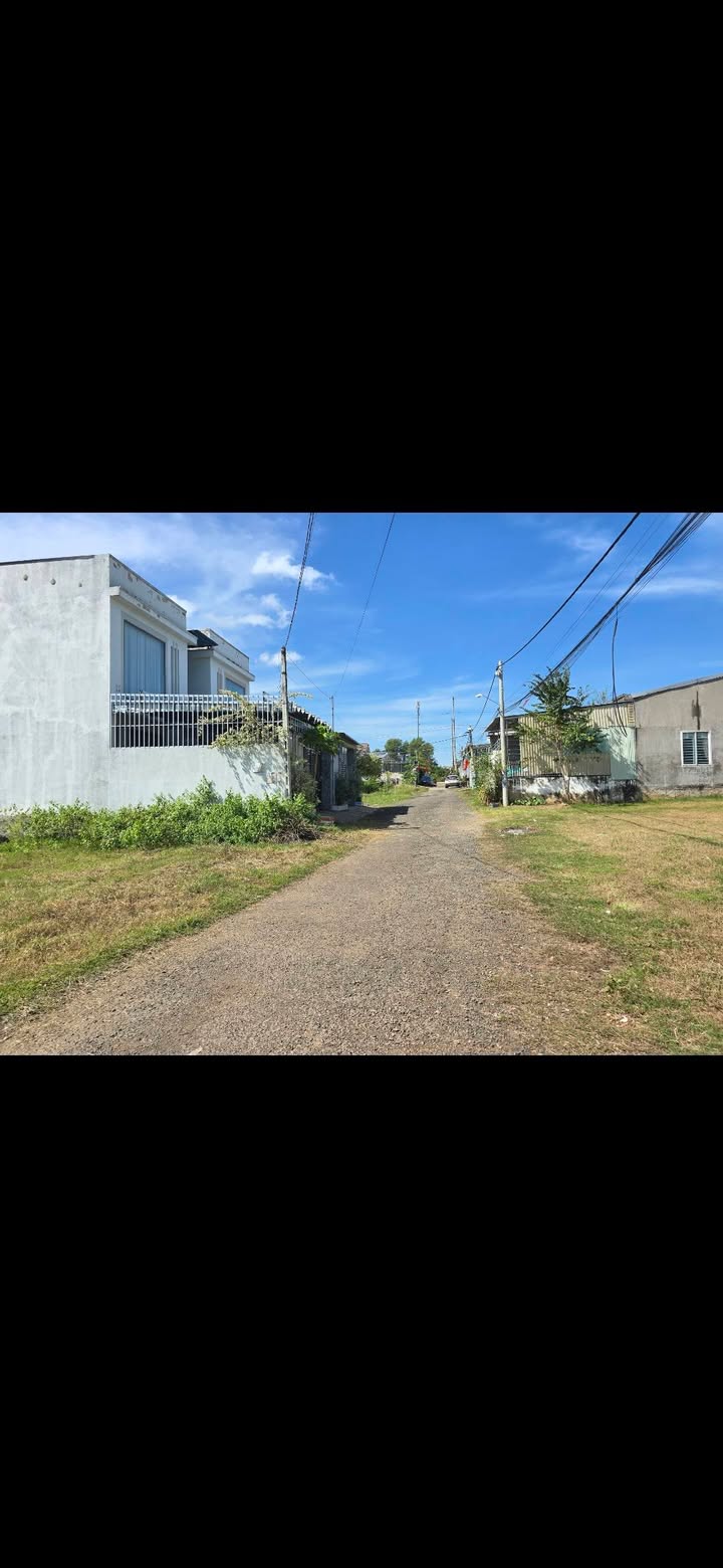 Đất nền lô góc 2 mặt tiền tại Tân Xuân, Bình Phước - Giá chỉ 1 tỷ!