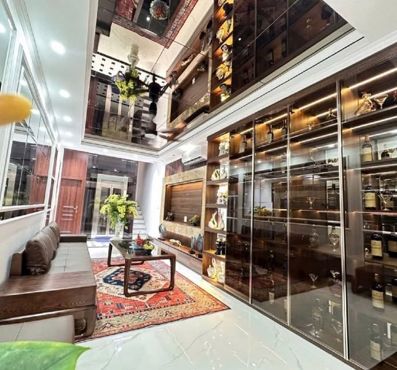 Nhà phố Ngọc Khánh, Ba Đình 55m² giá thỏa thuận - Nội thất cao cấp, sẵn sàng ở ngay!