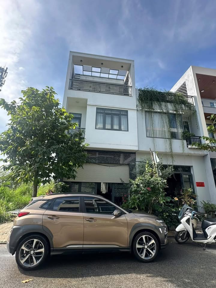 Nhà 1 trệt 2 lầu tại Đông Hòa, Dĩ An, 60m² giá 5.35 tỷ - Sẵn sàng vào ở ngay!