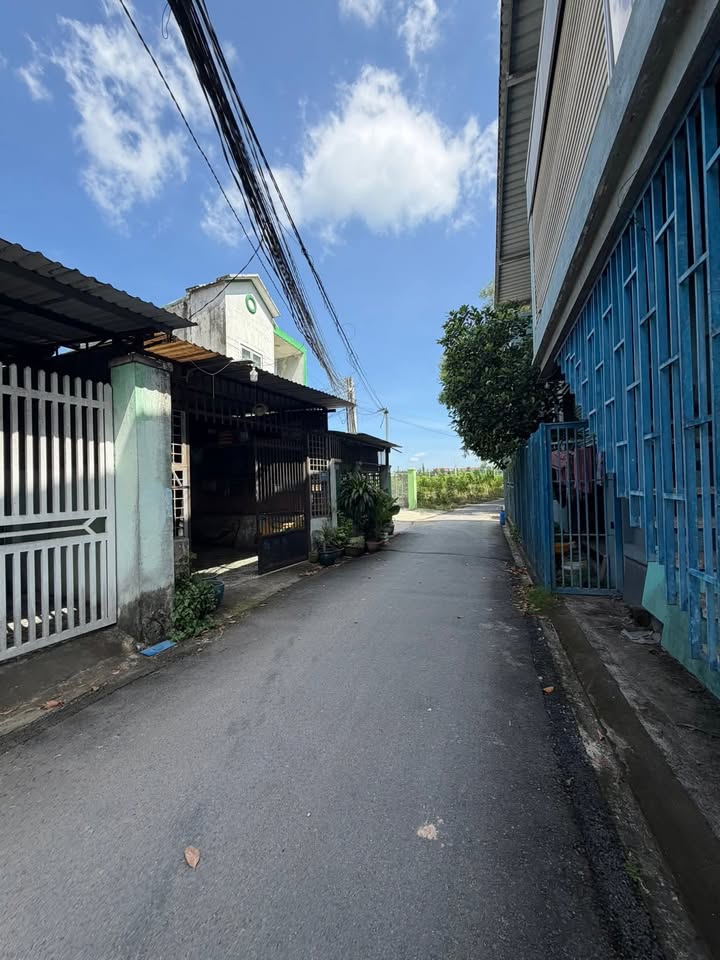 Nhà cấp 5 Phú Mỹ Thủ Dầu Một 121m² giá 2.85 tỷ - Cơ hội sở hữu nhà đẹp!