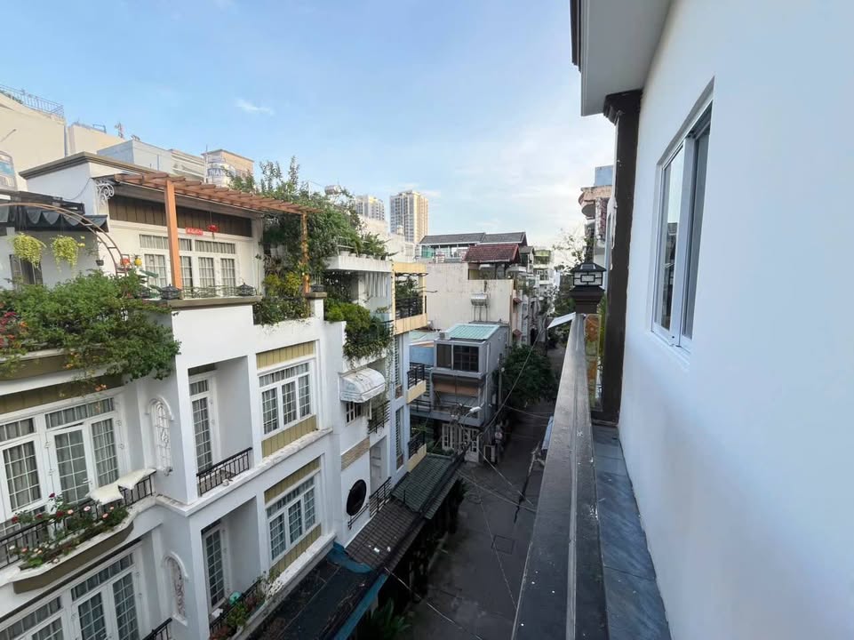 Căn hộ cho thuê hẻm 7A Thành Thái, quận 10 - Full nội thất mới 100%, giá thỏa thuận!