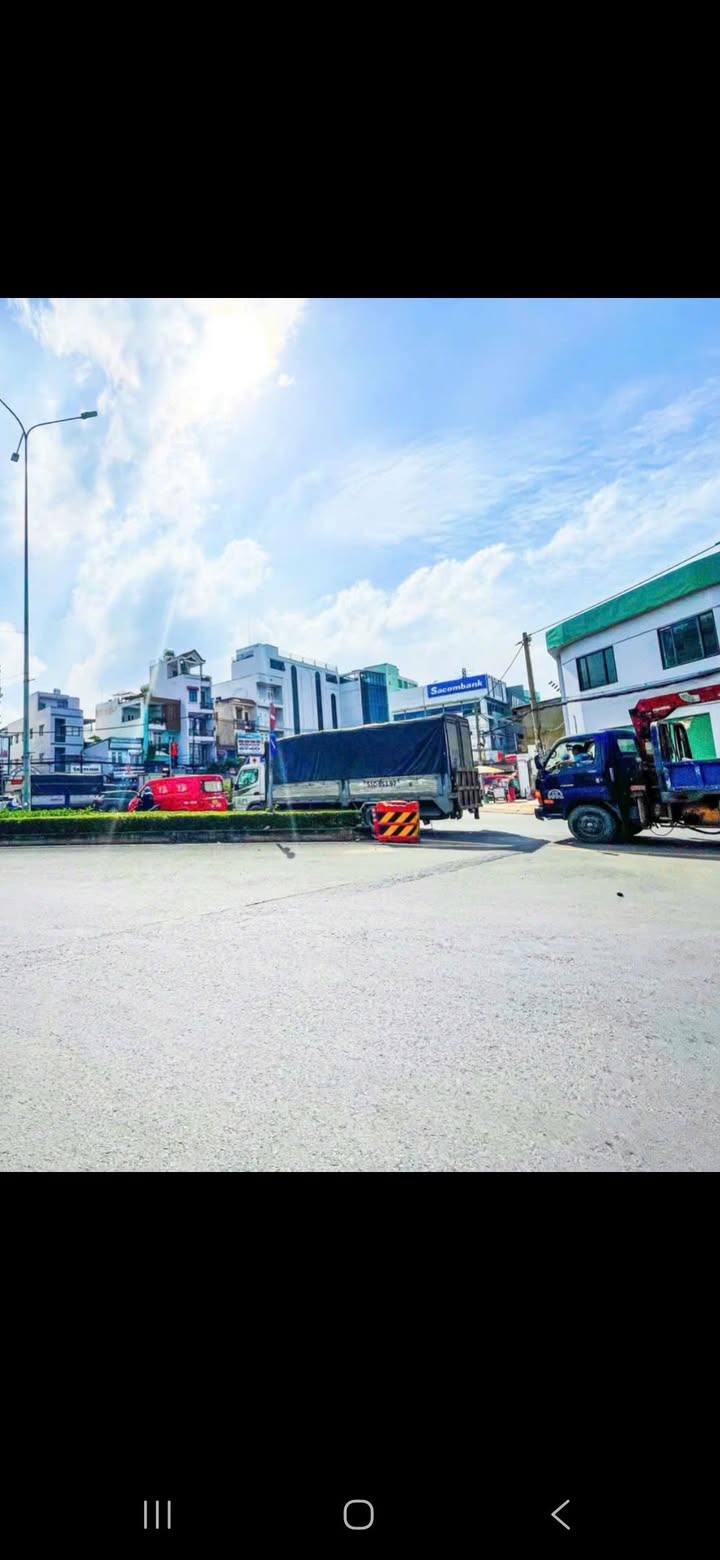 Cho thuê nhà góc 2 mặt tiền đường Hà Huy Giáp, Quận 12 - Diện tích 580m², vị trí đắc địa cho kinh doanh!