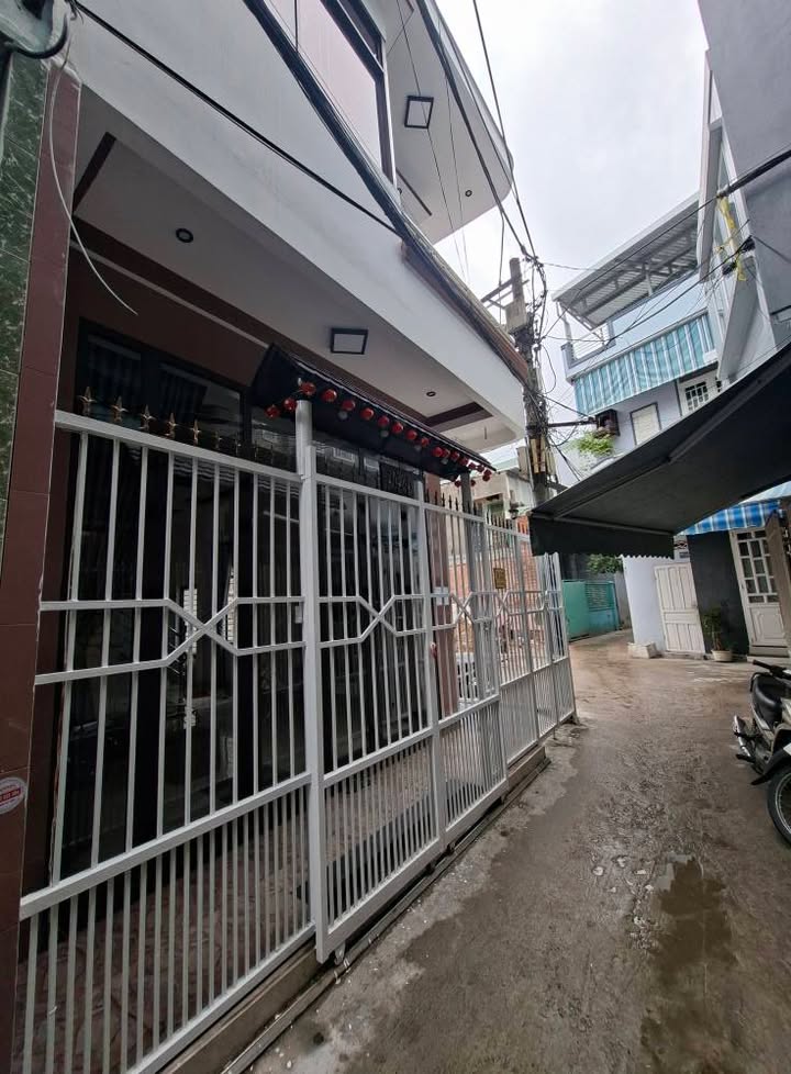 Nhà nguyên căn cho thuê quận Thanh Khê Đà Nẵng 50m² giá 10 triệu - Vị trí lô góc siêu thoáng!