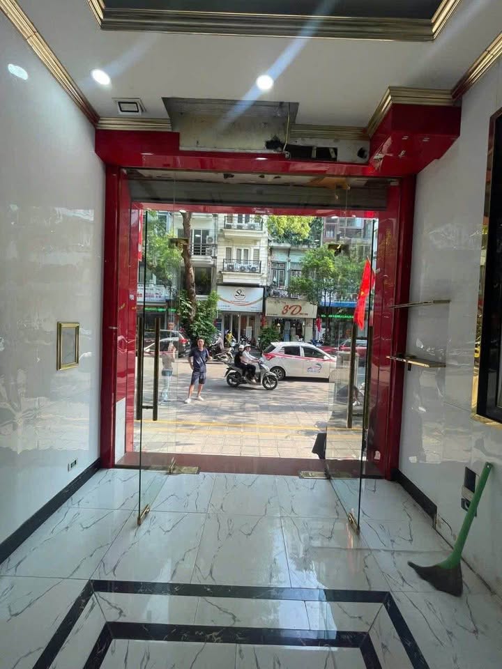 Nhà Mặt Phố Lê Văn Hưu, Hai Bà Trưng 80m² giá 55 triệu - Vị trí đẹp kinh doanh!