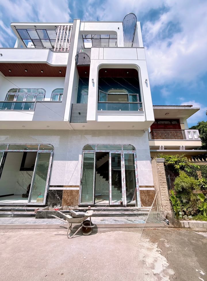 Nhà 2 Lầu Hẻm 192 Nguyễn Thông, Bình Thủy 47m² giá 3.19 tỷ - Thiết kế hiện đại, gần chợ!