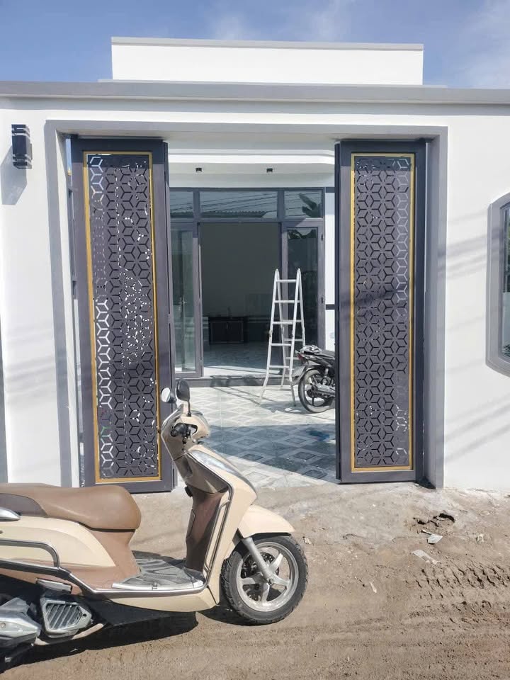 Nhà cấp 4 Mỹ Hạnh Nam, 120m² giá 1.8 tỷ - Sổ hồng chính chủ!