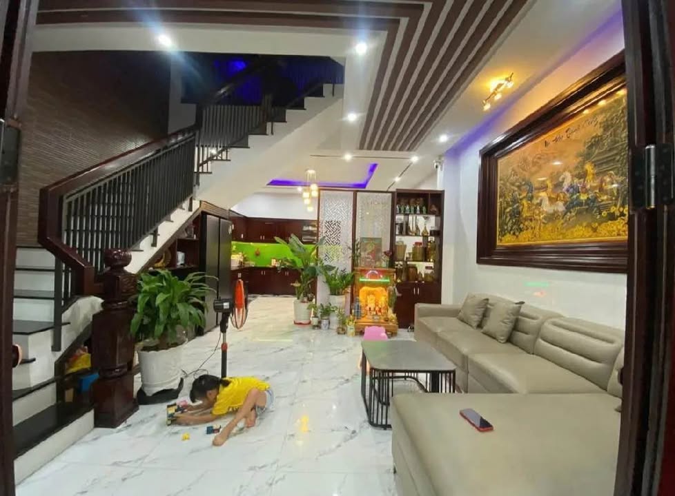 Nhà 3 tầng đúc kiên cố tại Cẩm Lệ, Đà Nẵng 98m² giá 5.4 tỷ - Sẵn sàng vào ở!