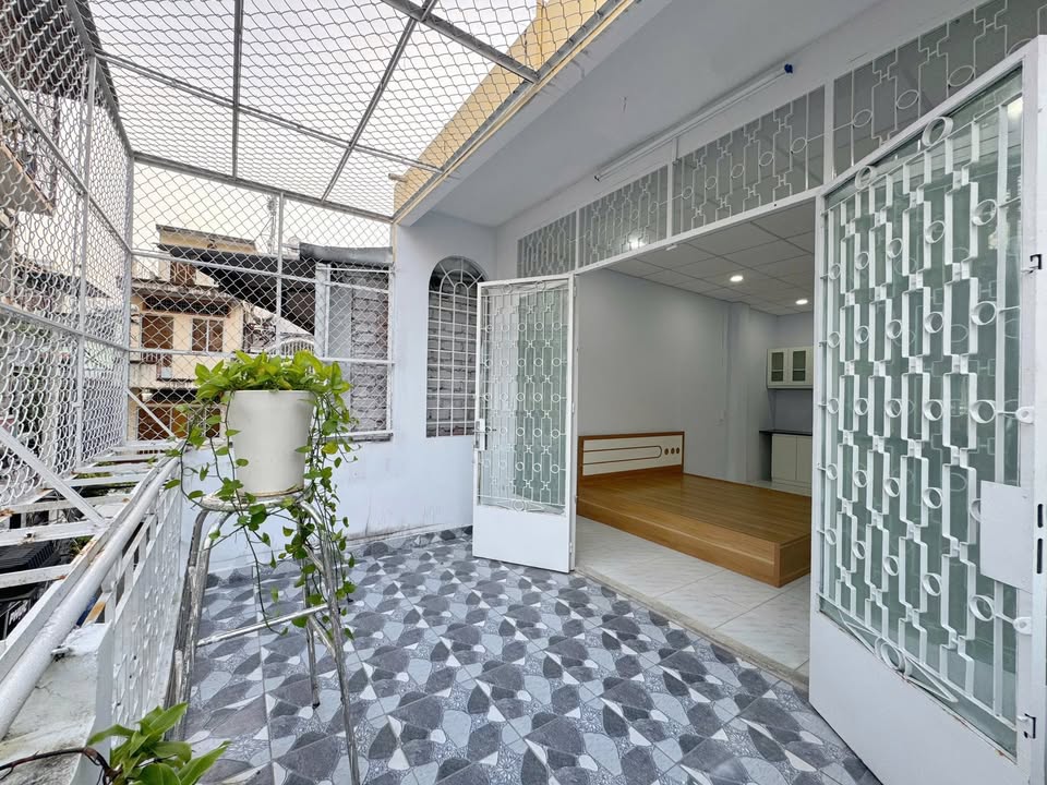 Căn hộ Studio ban công Cách Mạng Tháng 8, Q10 40m² - An ninh tuyệt đối, đầy đủ tiện nghi!