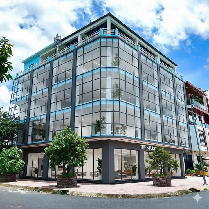 Cho thuê tòa nhà lớn KDC Ngân Thuận, Cần Thơ 800m² giá 150 triệu - Phù hợp cho văn phòng, showroom!