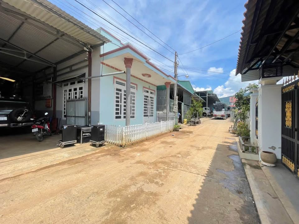 Nhà cấp 4 và kho xưởng tại Hiệp Thạnh, 348m² giá 5.2 tỷ - Lựa chọn lý tưởng cho an cư và đầu tư!