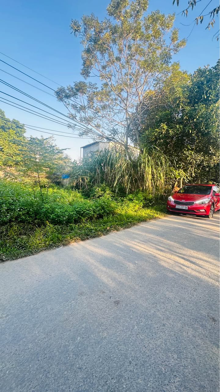 Đất đẹp Tổ 8 Ỷ La 90m² giá 1,xxx tỷ - Đường lớn ô tô tránh nhau thoải mái!