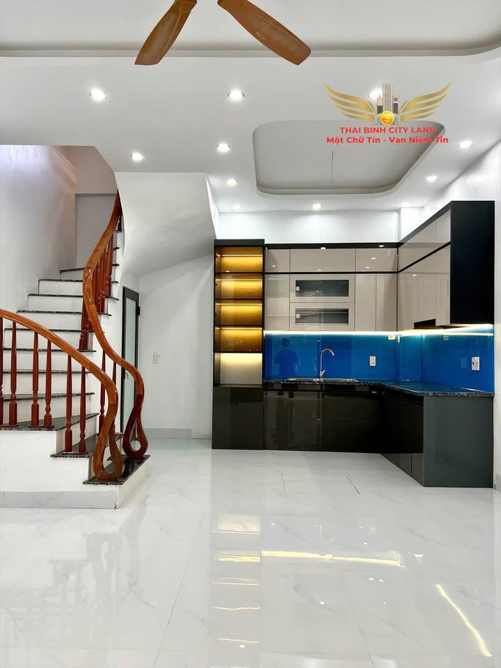 Nhà 4 tầng Tiền Phong 35m² giá chỉ 1 tỷ - Hướng Đông Nam mát mẻ!