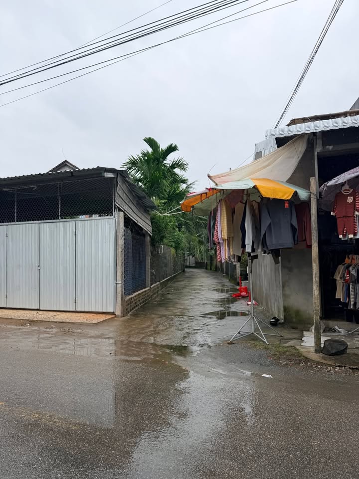 Lô đất Quảng Phú 100m² giá 750 triệu - Tiện ích xung quanh đầy đủ!