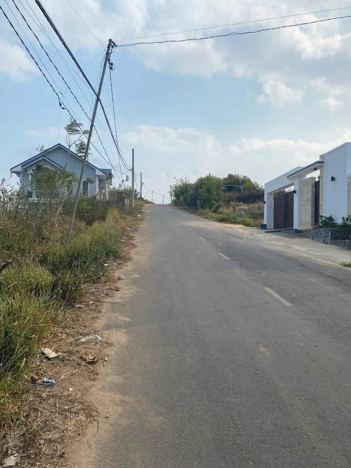 Nhà 2 tầng Xuân Trường Đà Lạt 361m² giá 9 tỷ - Tiềm năng đầu tư lớn!