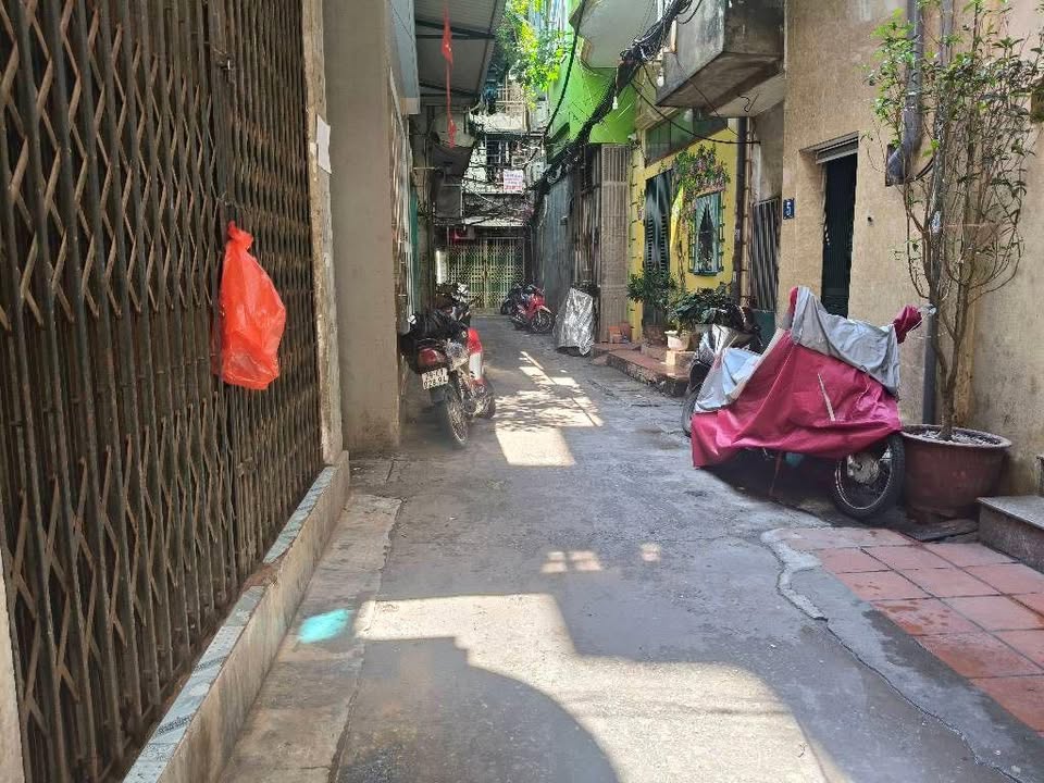 Bán đất Hồng Hà Hoàn Kiếm 125m² - Vị trí đắc địa cho khách sạn!