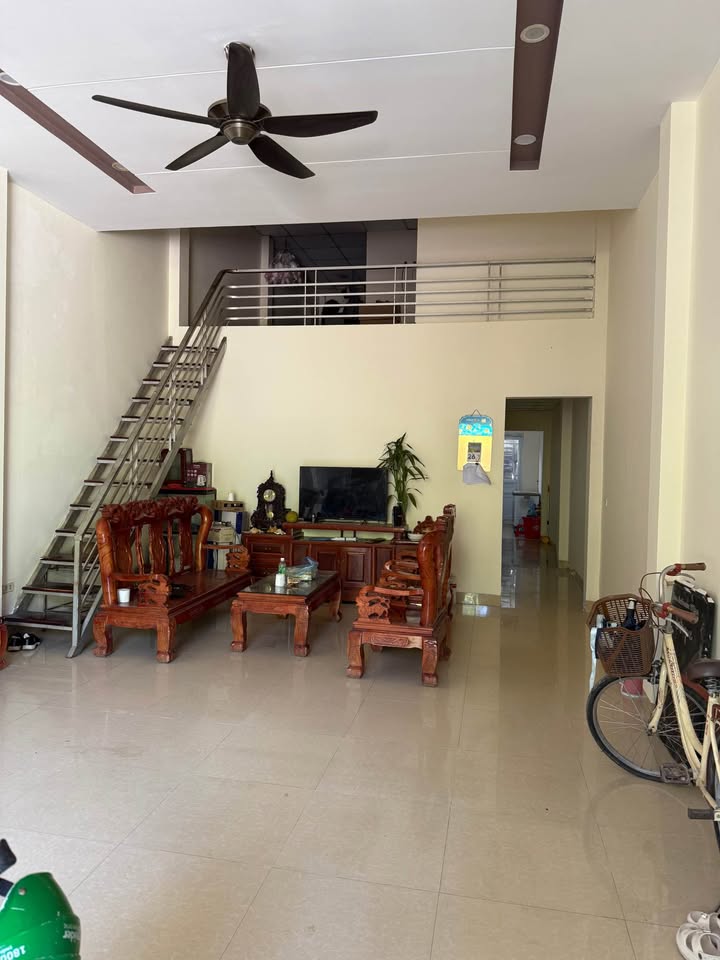 Nhà cấp 4 xã Cốc San, Lào Cai 100m² giá 2 tỷ - Vị trí thuận tiện gần chợ!