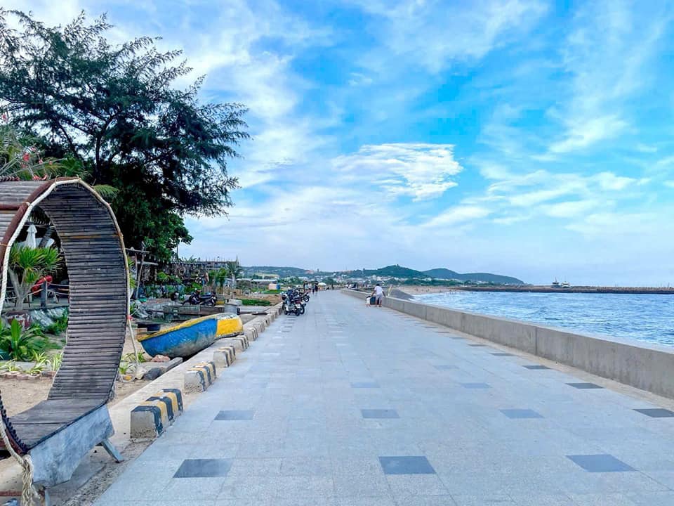 Đất mặt tiền biển Phú Thủy, Phan Thiết 240m² giá 10.8 tỷ - Cơ hội đầu tư sinh lời!