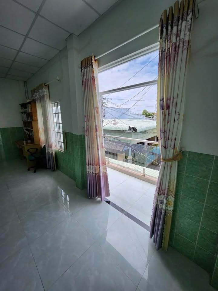 Nhà lầu chợ Làng Phú Thủy, Phan Thiết 72m² giá 2.2 tỷ - Kinh doanh sầm uất!