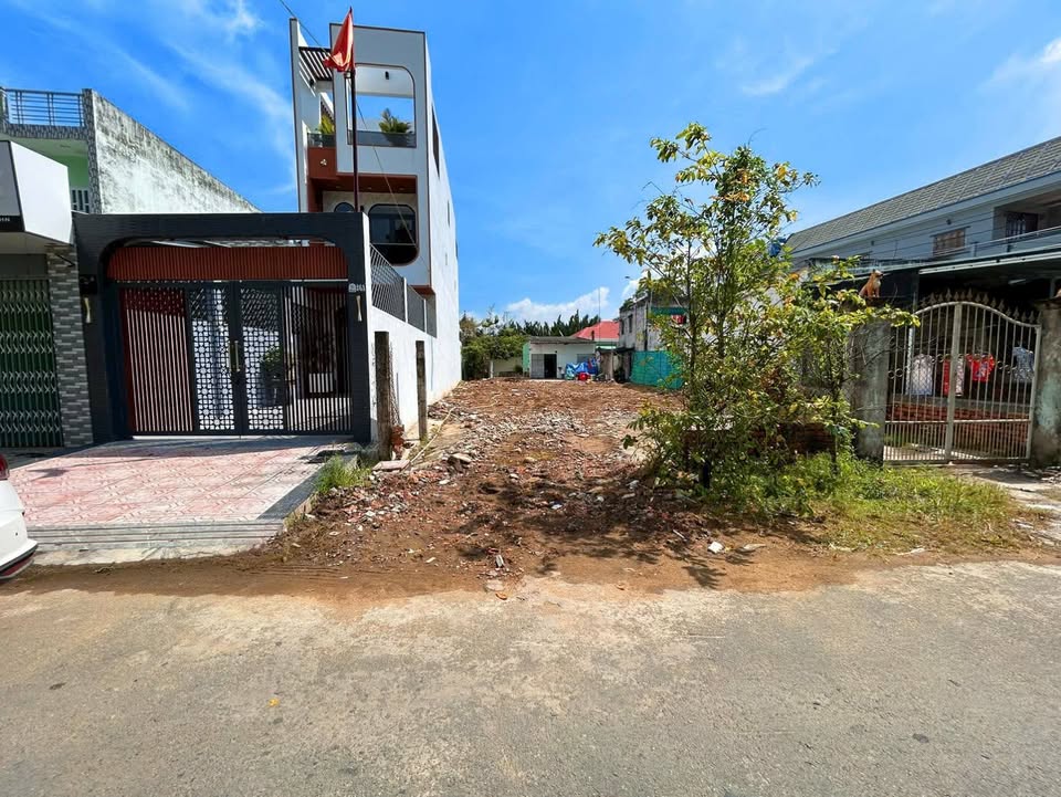 Bán đất thổ cư mặt tiền đường Lê Văn Lâm, Tân An, 148m² giá 2.05 tỷ - Cơ hội đầu tư hấp dẫn!