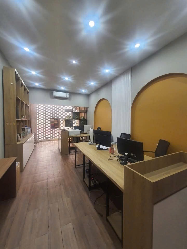 Nhà đẹp cho thuê mặt đường Ngô Gia Tự, Hải Phòng 130m² - Kinh doanh thuận lợi!