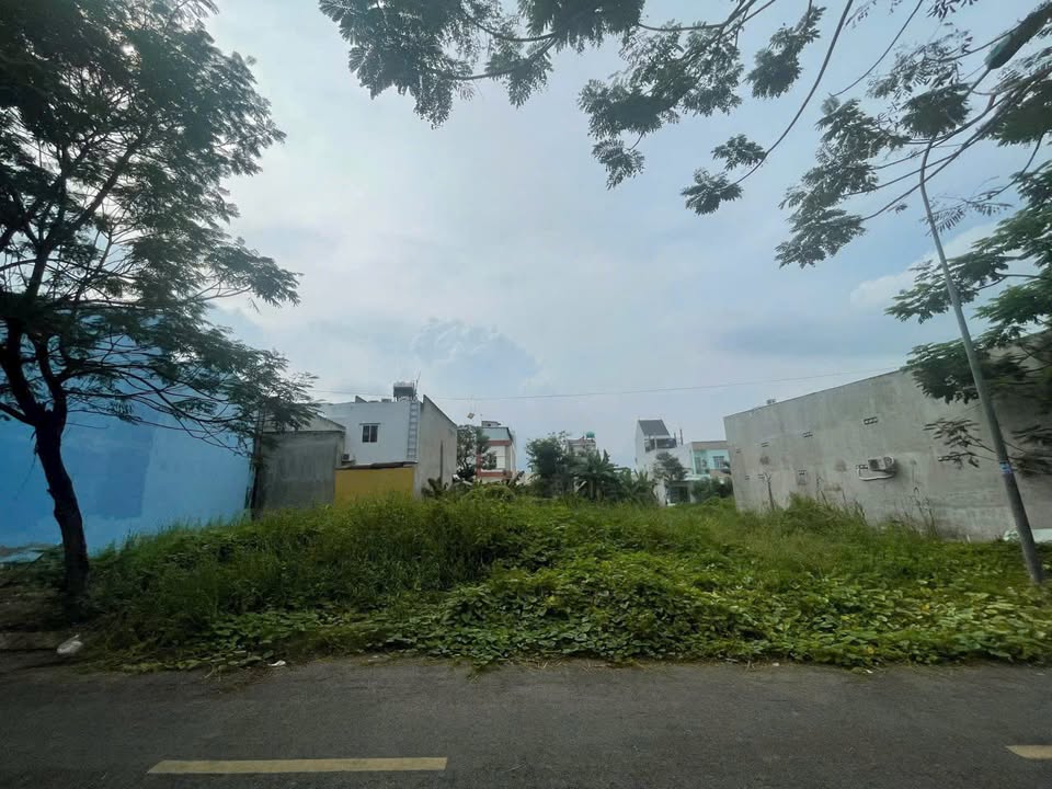 Đất nền D11, xã Long Hậu, 90m² giá 2.2 tỷ - Cơ hội đầu tư tuyệt vời!