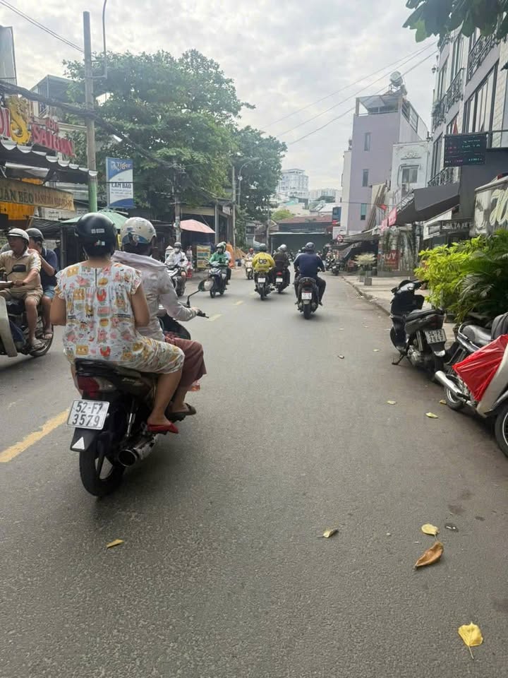 Nhà phố Trần Quang Diệu, Quận 3, 36m² giá 5.5 tỷ - Tiện xây mới!