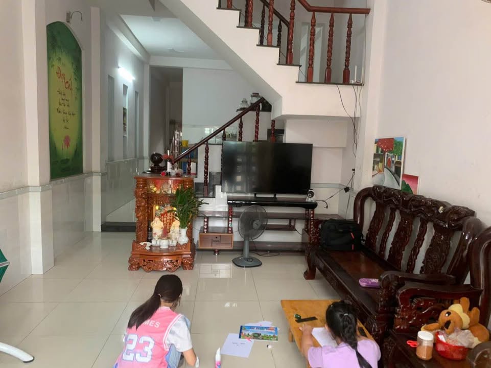 Nhà riêng Dĩ An 131m² giá 5.2 tỷ - Chính chủ, thương lượng tốt!