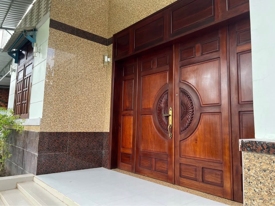 Biệt thự mái thái khóm 1, phường 5, Trà Vinh 454m² - Giá chỉ 3.65 tỷ, thương lượng!